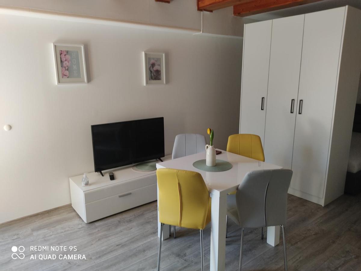 Fina M Studio Apartman Kali Exterior photo
