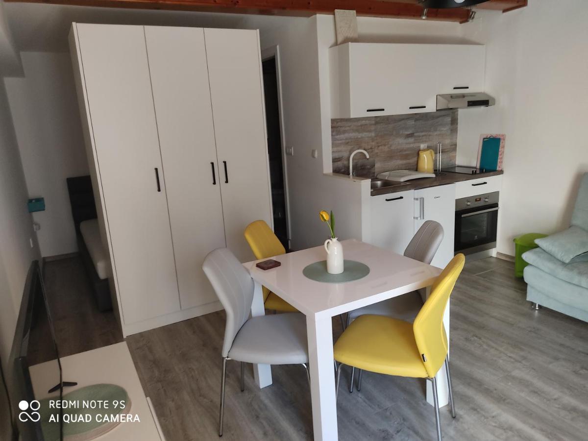 Fina M Studio Apartman Kali Exterior photo