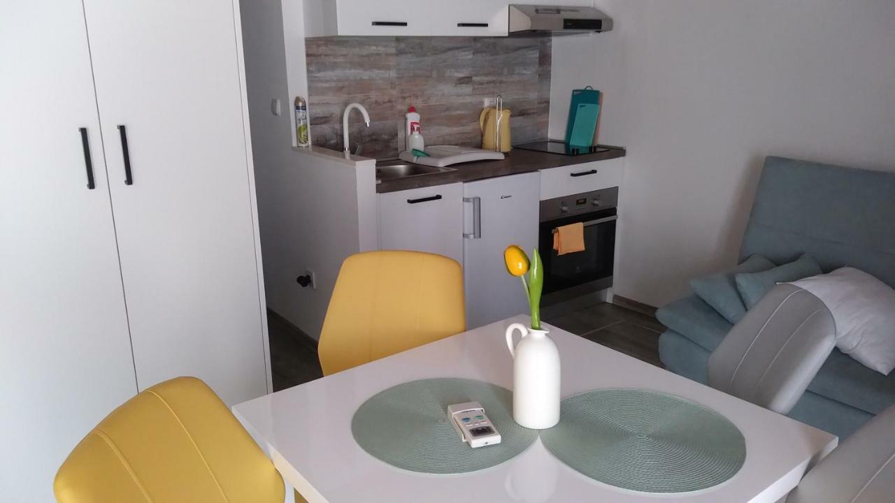 Fina M Studio Apartman Kali Exterior photo
